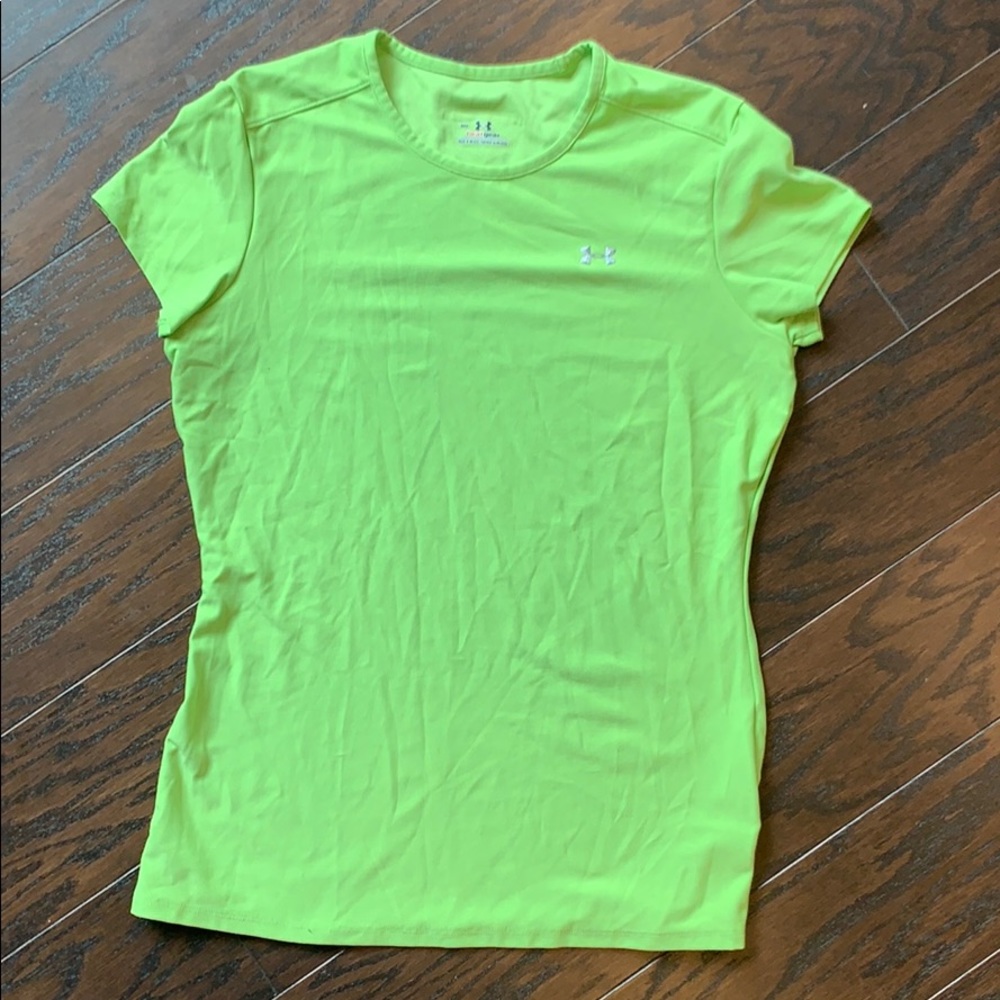 Under armour heat gear workout top. Sweat wicking.